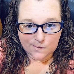 Meet your Posher, Connie